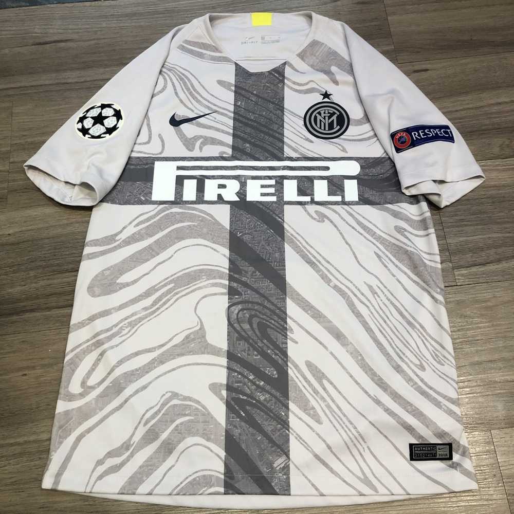 Nike × Soccer Jersey × Sportswear Inter Milan 18/… - image 1