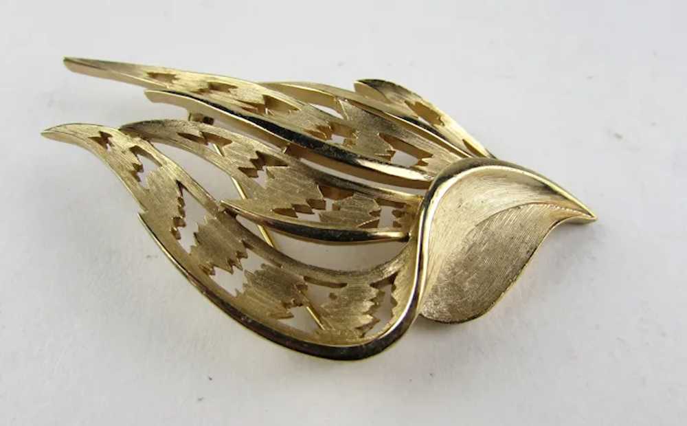 Crown Trifari  Mid-Century Brushed Gold Tone Pin - image 4