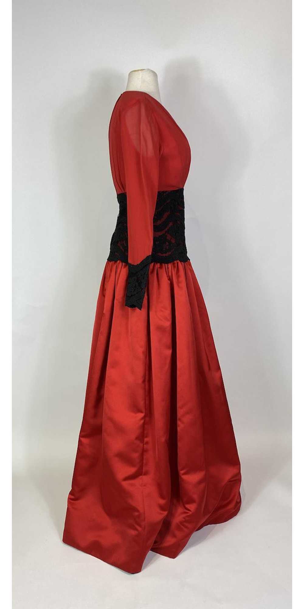 1970s - 1980s Red Silk Chiffon Satin Black Lace D… - image 5