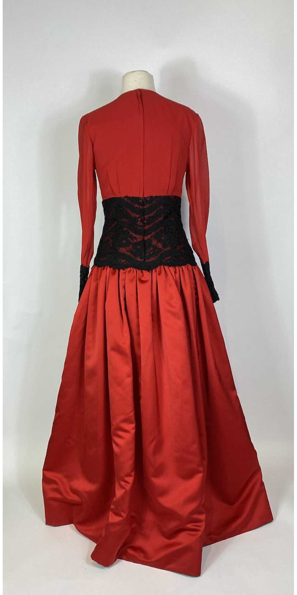 1970s - 1980s Red Silk Chiffon Satin Black Lace D… - image 6