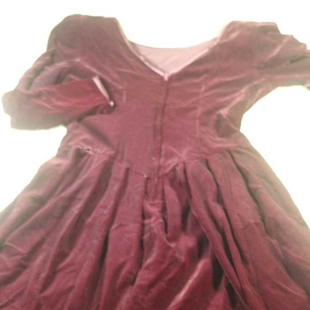 Vintage Maggie London Dark Maroon Velvet Dress - image 4