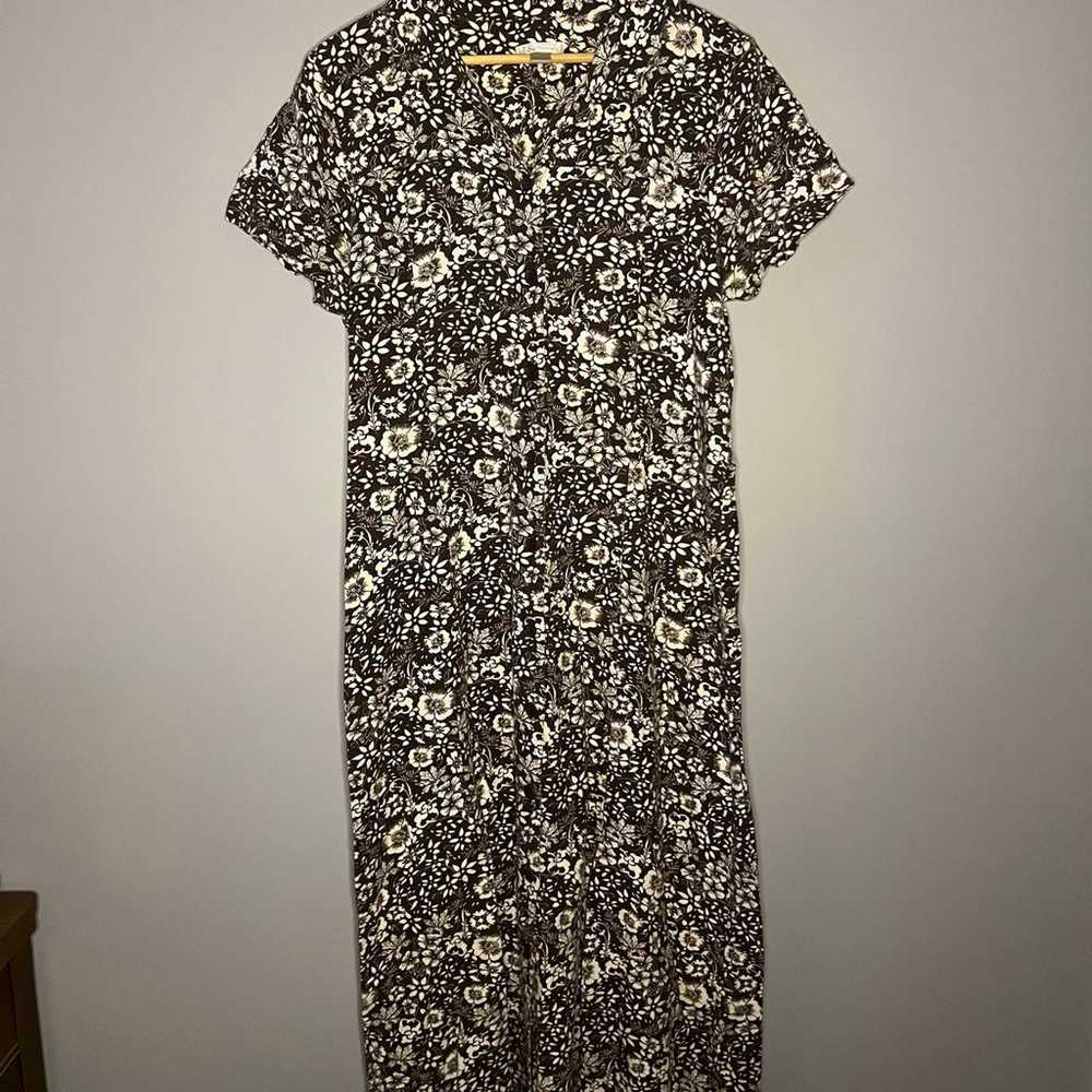Brown and white floral dress - image 1