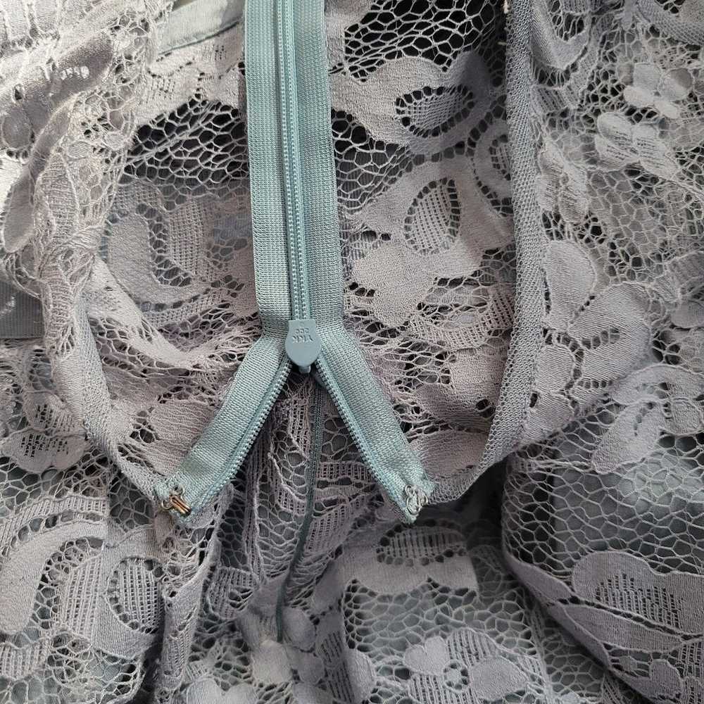 Elegant  classic lace overlay midi dress - image 3