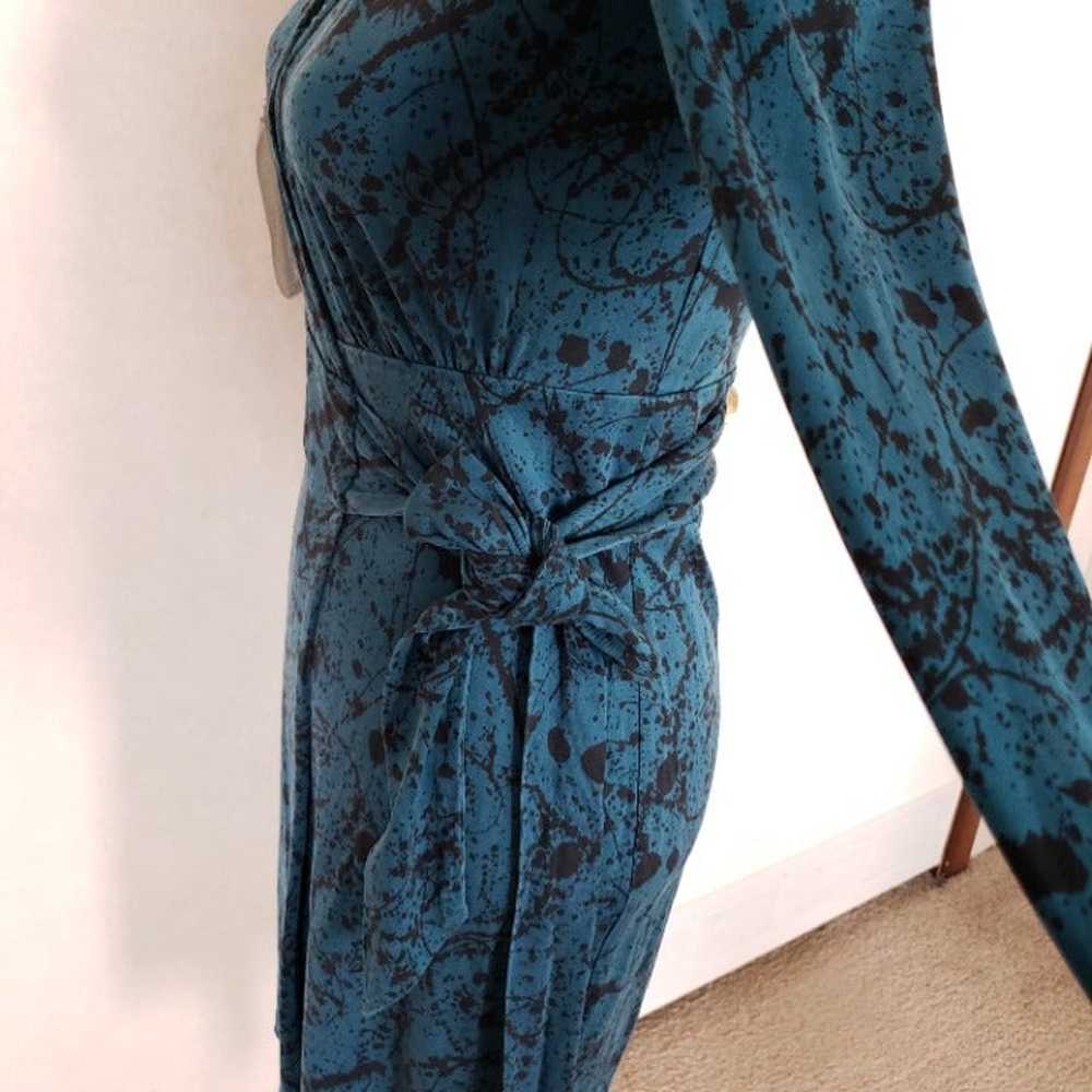 Diane Von Furstenberg Vintage 100% Silk Wrap Dres… - image 9