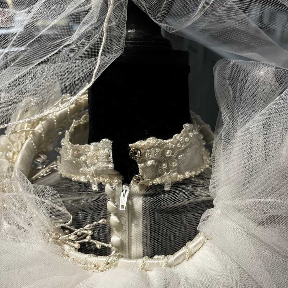 Vintage 80s-90s modest wedding gown dress & veil … - image 11