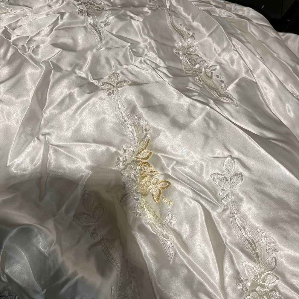 Vintage 80s-90s modest wedding gown dress & veil … - image 12