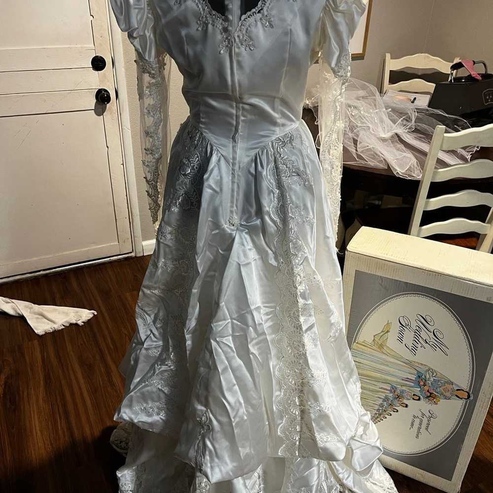 Vintage 80s-90s modest wedding gown dress & veil … - image 4