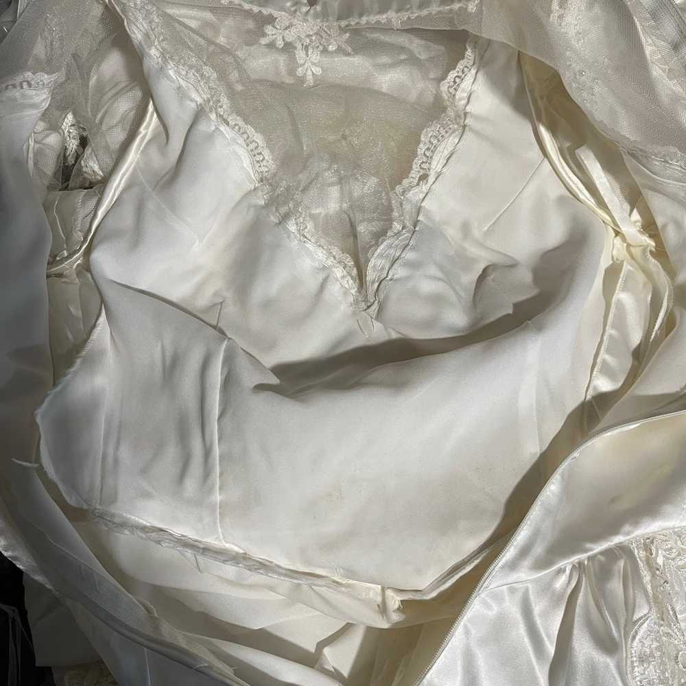 Vintage 80s-90s modest wedding gown dress & veil … - image 9