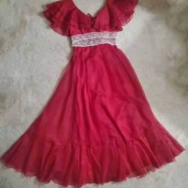 Vintage Ruffled Gown (Size 5/6)