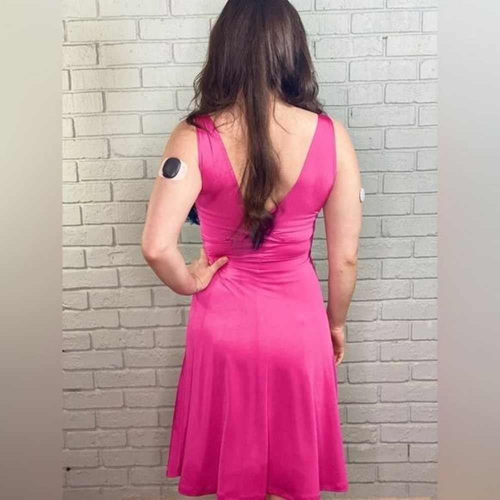 Vintage Pink V-Neck Flowy Stretch Dress Knee Leng… - image 2