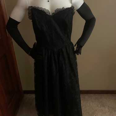 Vintage 80s black lacy strapless dress