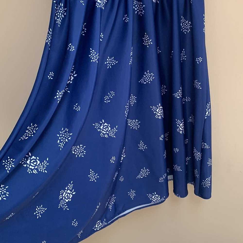 Vintage Tabby Dress Size 12P Blue White Floral - image 4