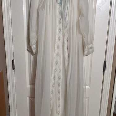 Vintage ladies nightgown