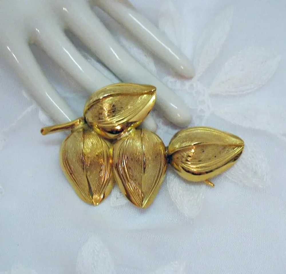 Signed Giovanni Costume Jewelry Golden Floral Vin… - image 2