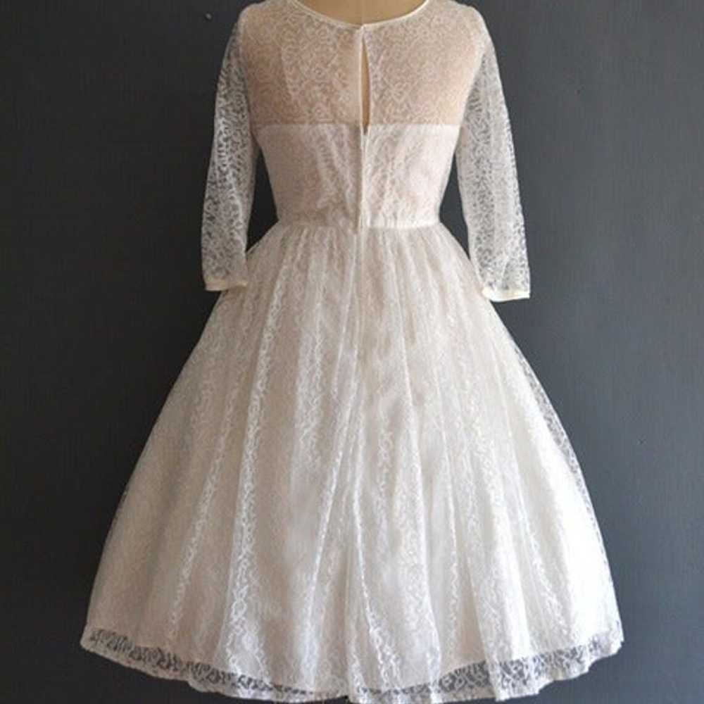 Vintage 1960's wedding dress - image 2