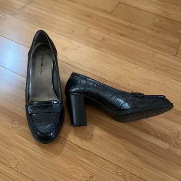 Black Bandolino faux croc pumps