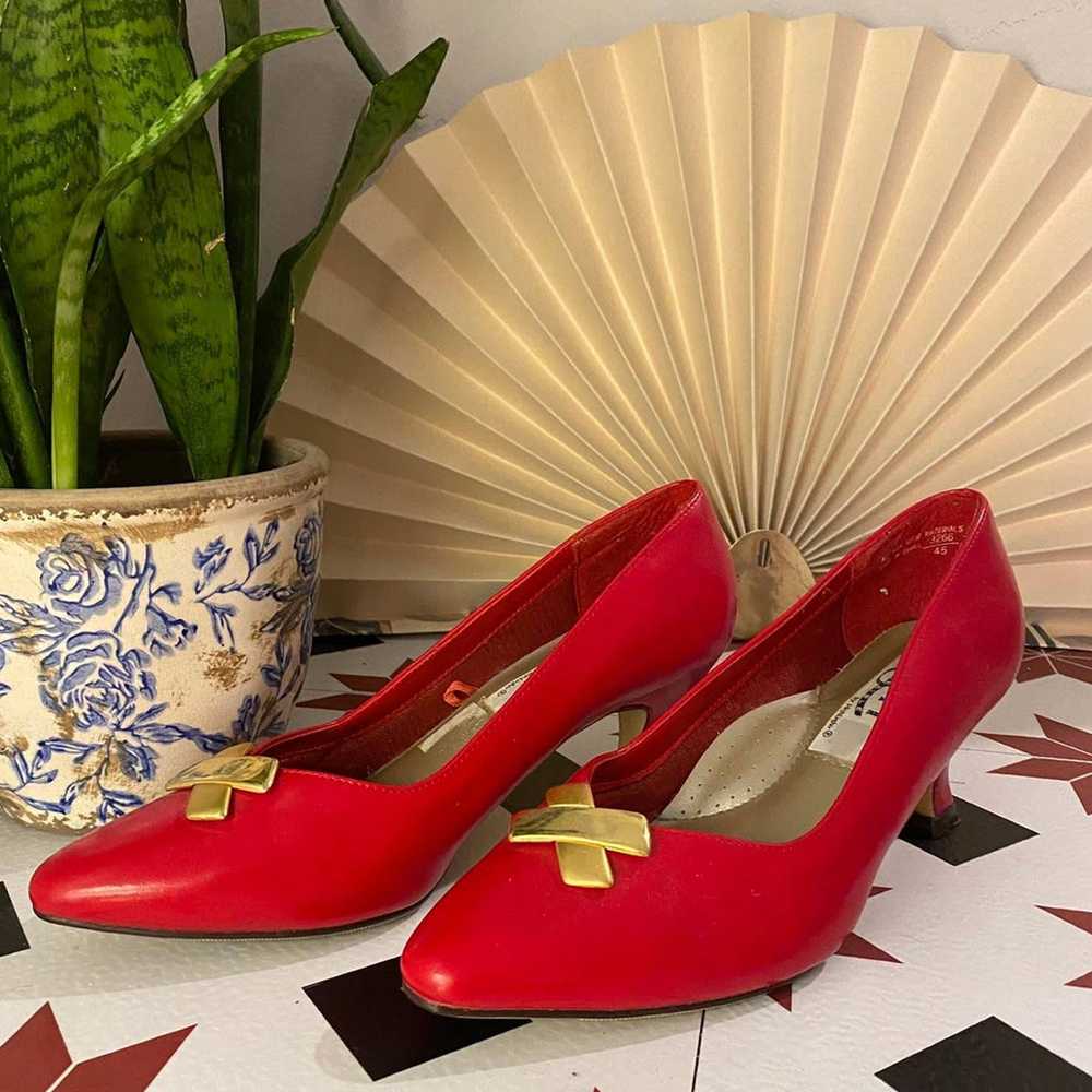 bright red vintage pumps - image 2