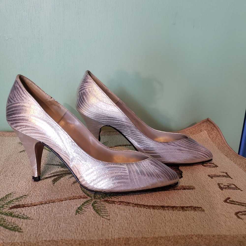 Vintage Silver shoes sz 5 with 3 inch heels - image 3