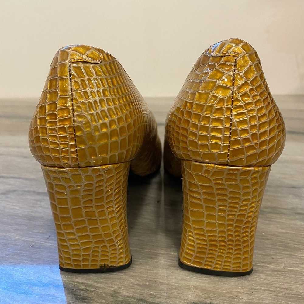 Bellini Croc Pattern Gold Pumps Shoes 9M - image 5