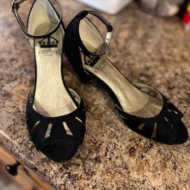 Crown vintage heels size 8 - image 1