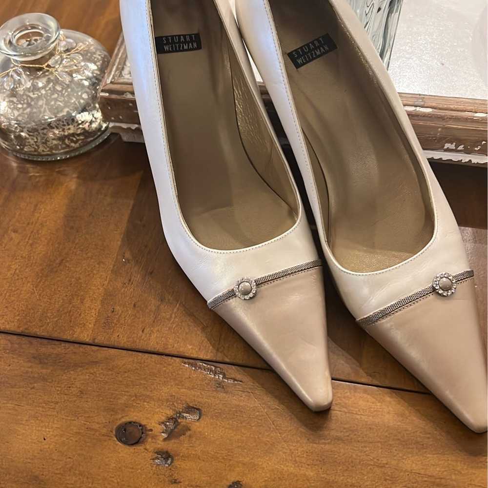 Stuart Weitzman Vintage Pearl/Beige Heels - image 3