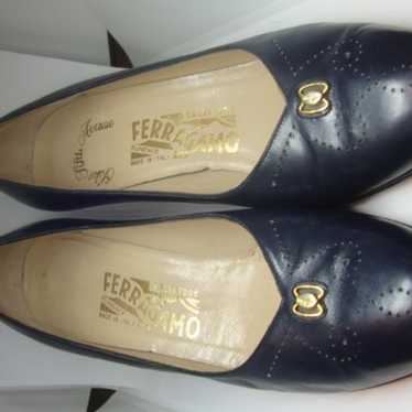 Salvatore Ferragamo VTG Navy Heels, 9.5A