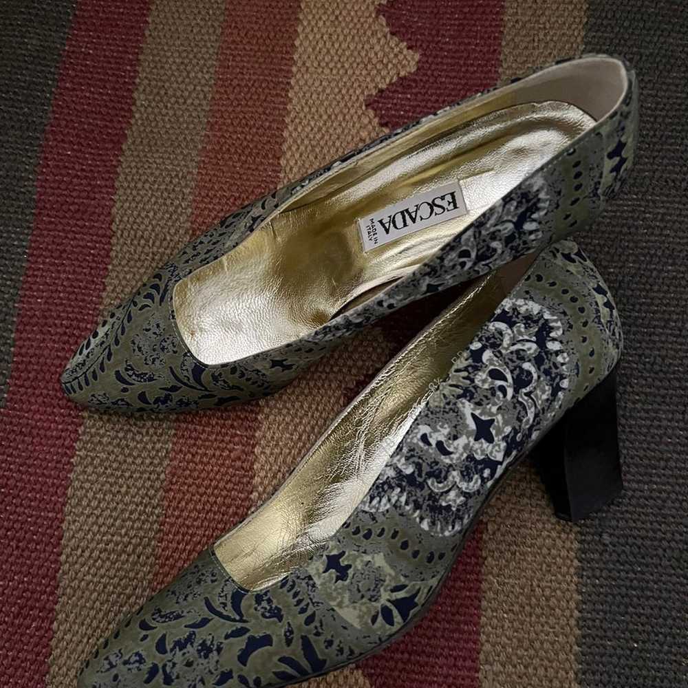 Very cute rare 1980s Escada Pumps paisley print  … - image 2