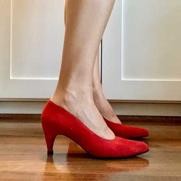 Red suede pumps hot sale low heel