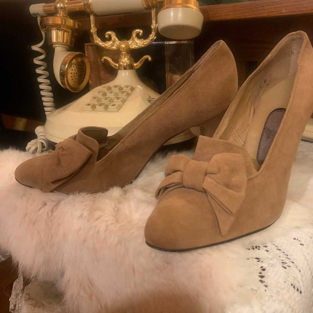 TRUE VINTAGE LEATHER/SUEDE HEELS FROM 1960-1970s! - image 2