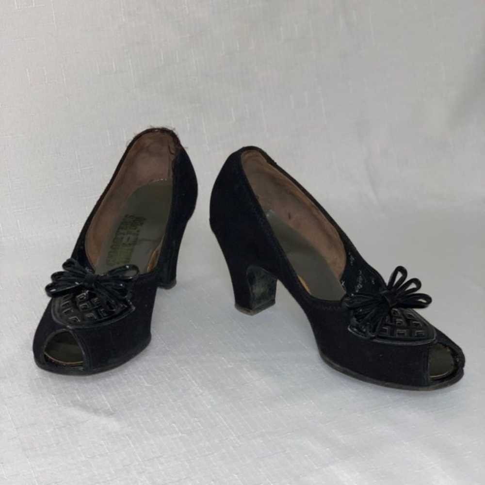 Antique 1920 Black Velvet Heel Peep Toe Pump 8 Sl… - image 1