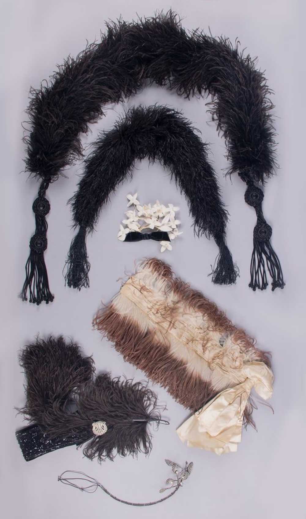 COLLECTION OF FLAPPER ACCESSORIES, 1920s - image 8