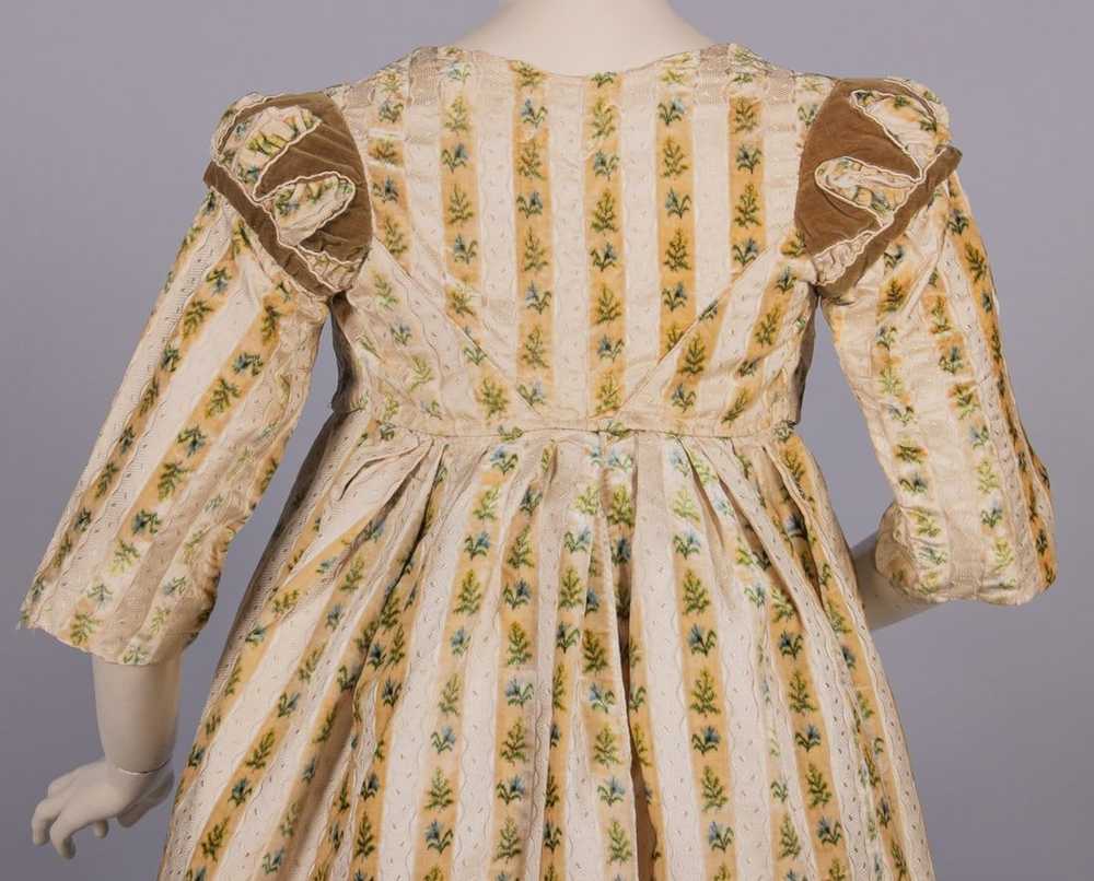 PRINTED VELVET & PATTERNED SILK ROUND GOWN, c. 17… - image 7