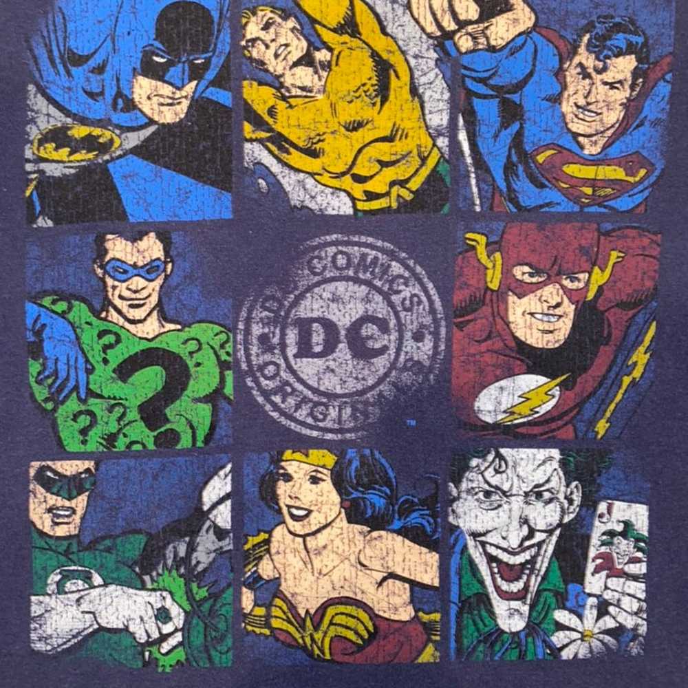 RARE VINTAGE DC Comics GRAPHIC TEE on a Delta Tag… - image 3