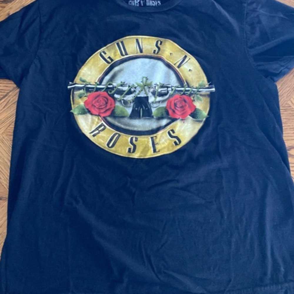 Guns & Roses T-Shirt - image 1