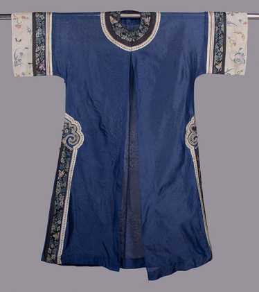 PATTERNED SILK GAUZE ROBE, CHINA, LATE 19TH- EARLY
