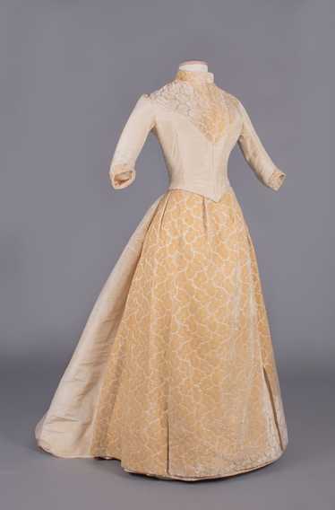VELVET & MOIRE' COLONIAL REVIVAL DRESS, LATE 1880s