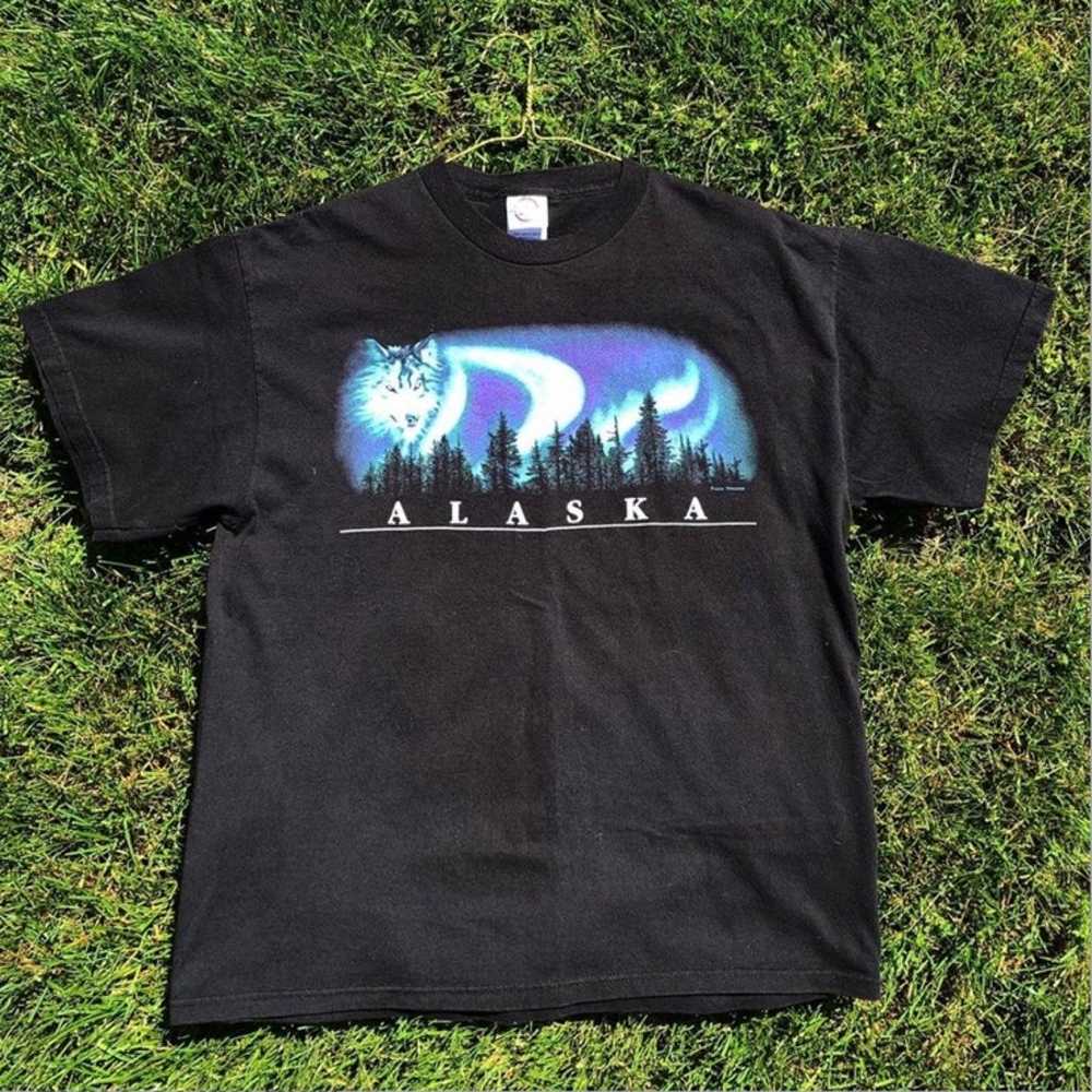 Alaska Wolf Northern Lights T Shirt Vintage Graph… - image 2