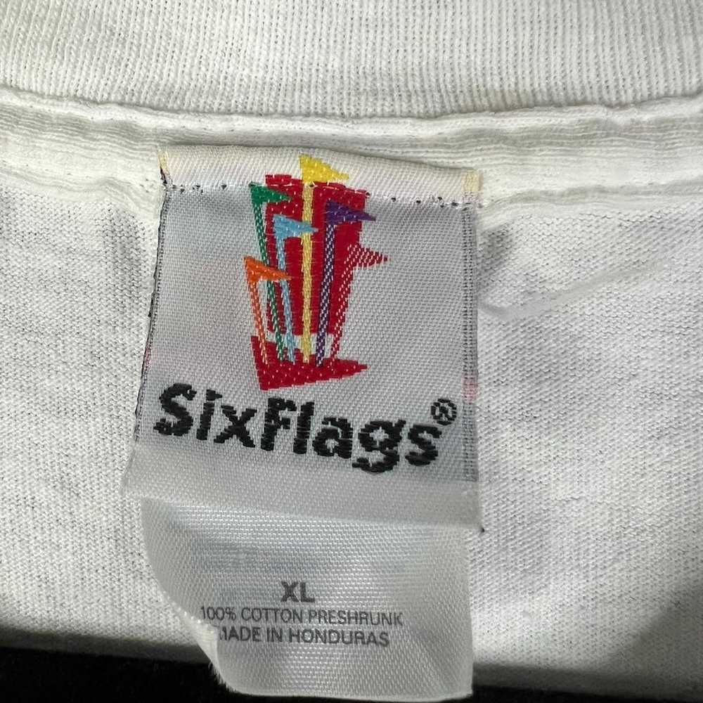 Looney tunes vintage 2004 six flags white short s… - image 4