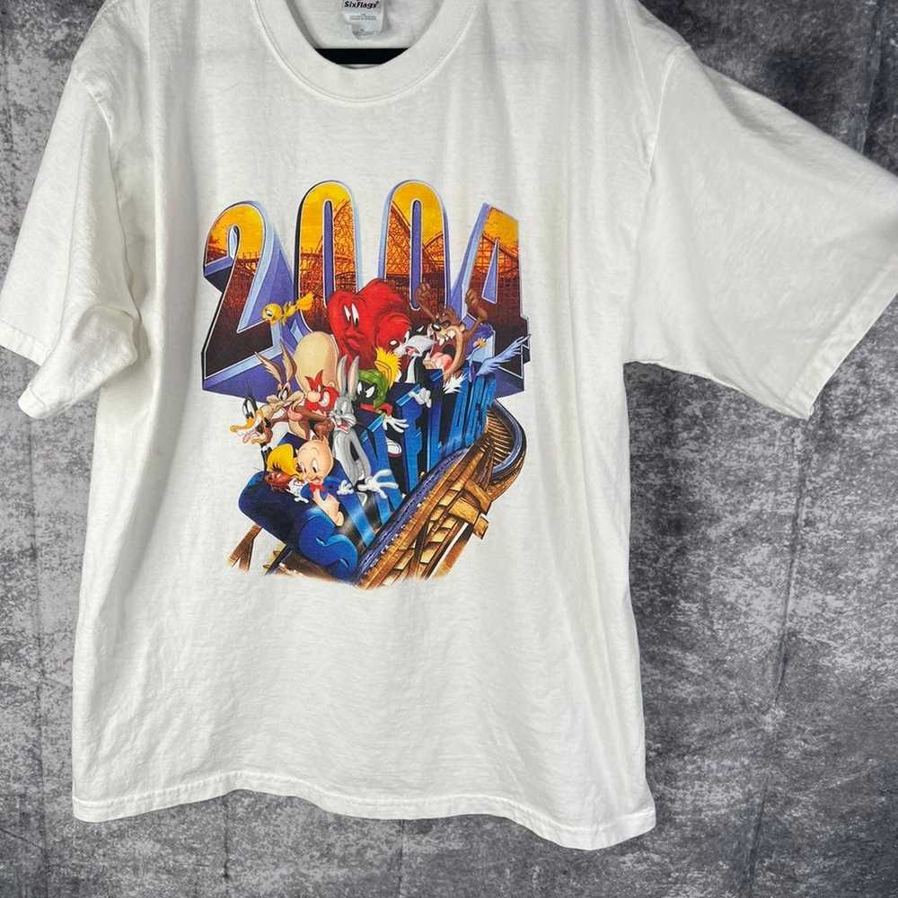 Looney tunes vintage 2004 six flags white short s… - image 6