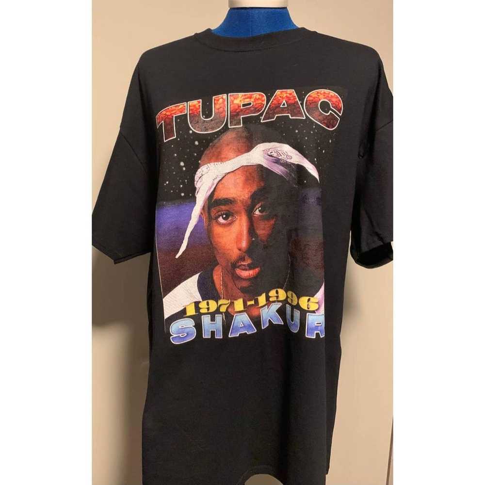 Vintage retro tupac against - image 2