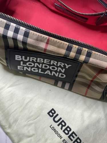 Burberry Vintage Check travel pouch - image 1