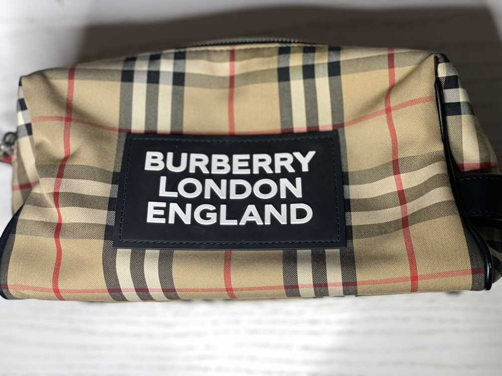 Burberry Vintage Check travel pouch - image 4