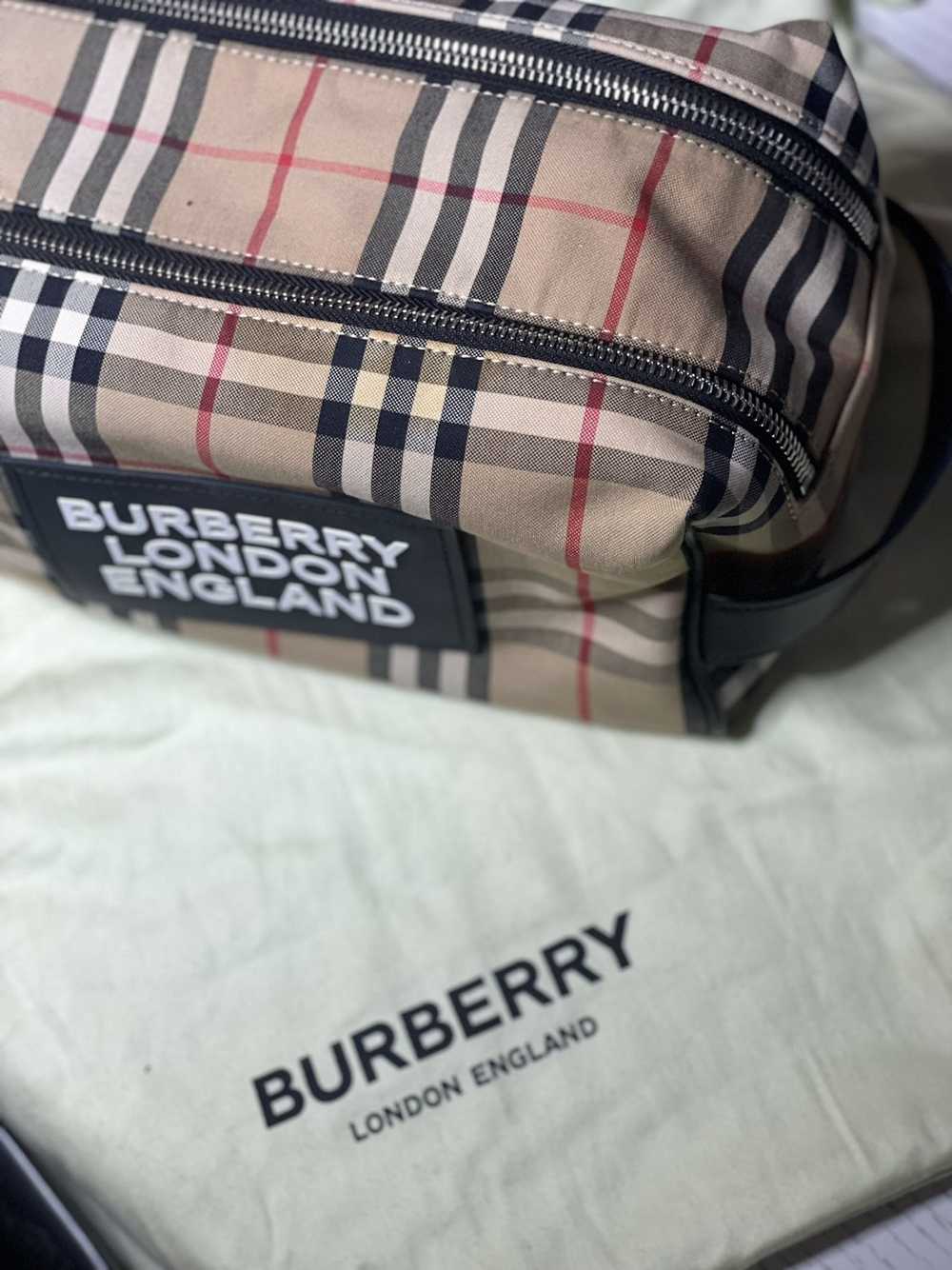 Burberry Vintage Check travel pouch - image 7