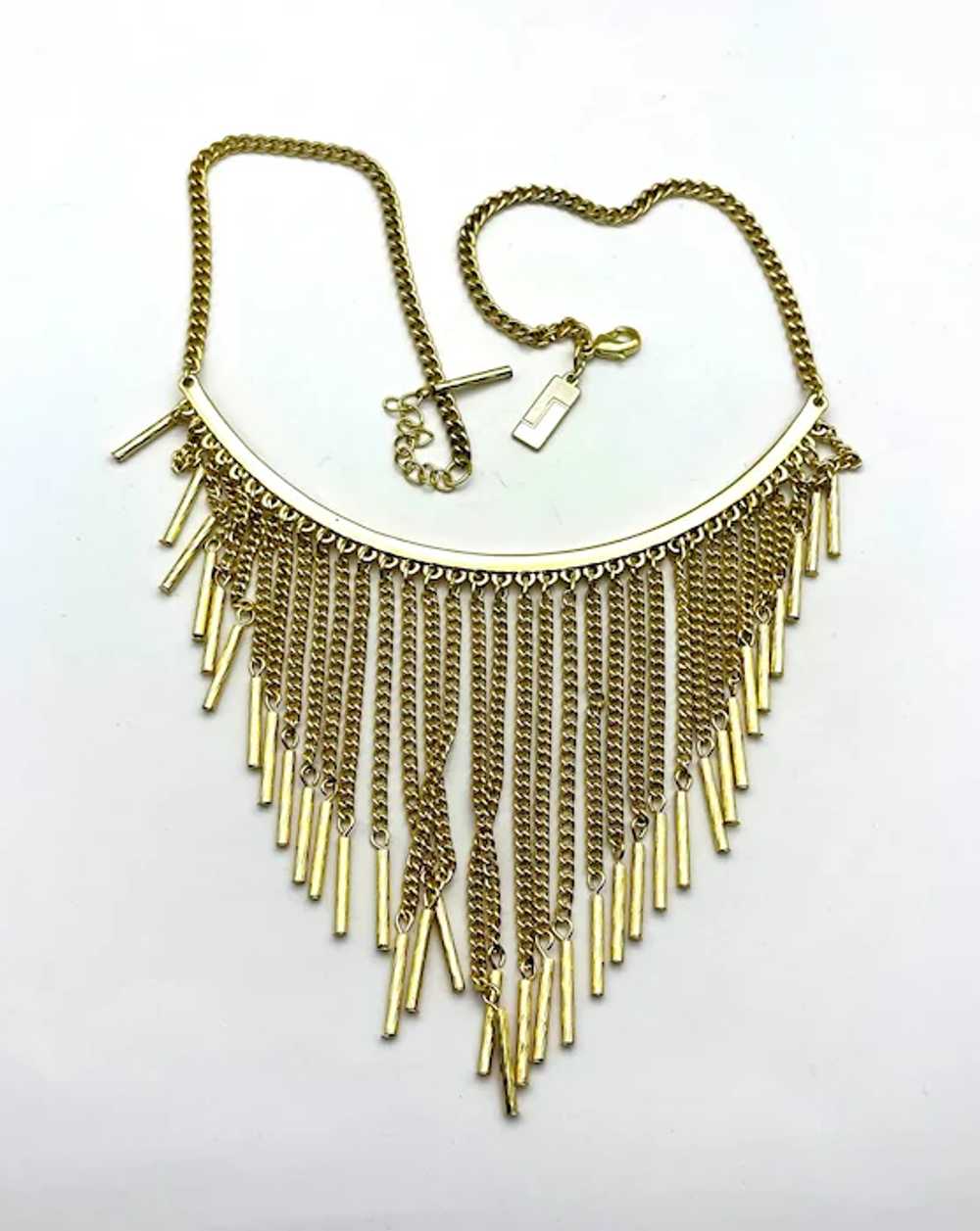 Drop Front Goldtone Necklace with Pretty Dangling… - image 9