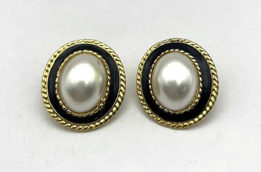 Oval Black Enamel on Goldtone Pierced Earrings wi… - image 3
