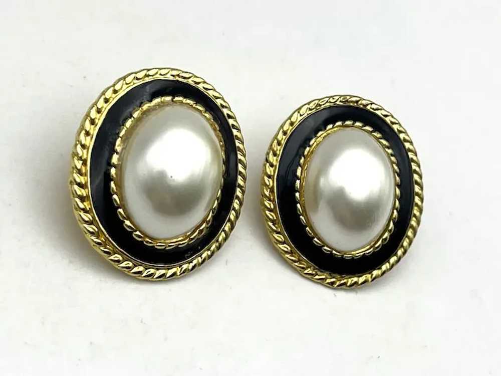 Oval Black Enamel on Goldtone Pierced Earrings wi… - image 4