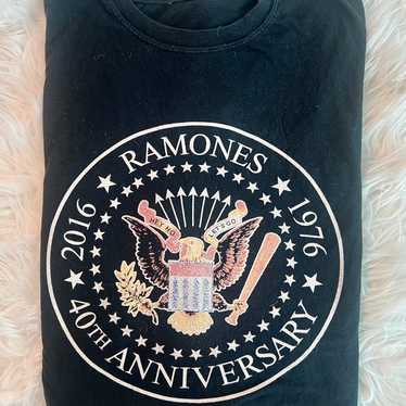 Ramones Black 40th Anniversary Band Logo T-Shirt! - image 1