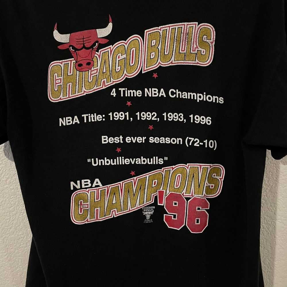 Vintage '96 Chicago Bulls T-Shirt - image 2