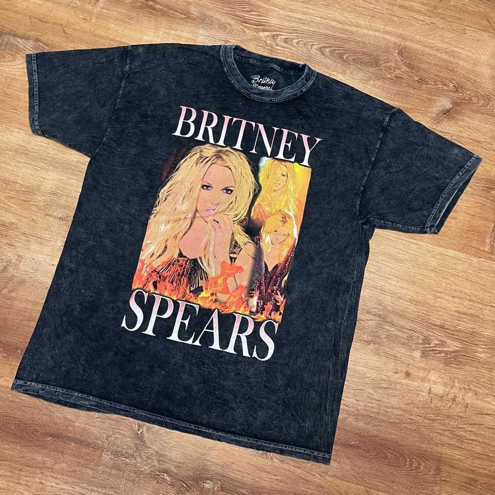 Britney Spears - image 1
