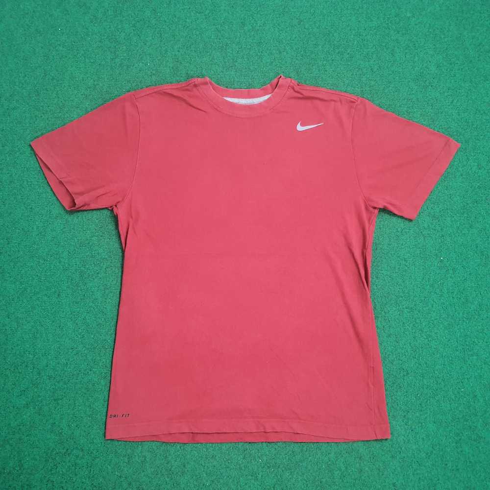 Nike Nike Small Swoosh Sportwear Tshirt - image 1